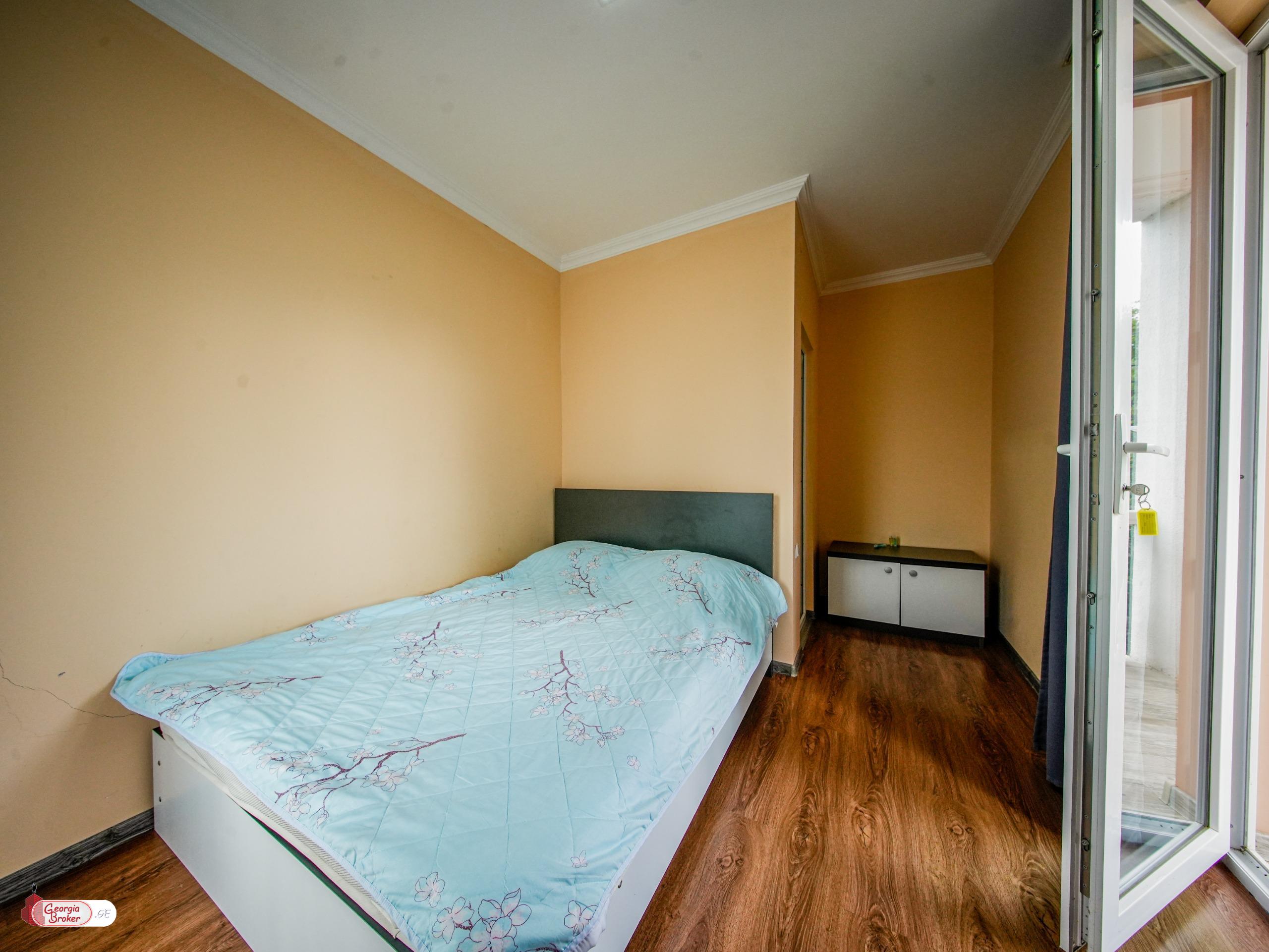 nearly repaired 9-room hotel for sale